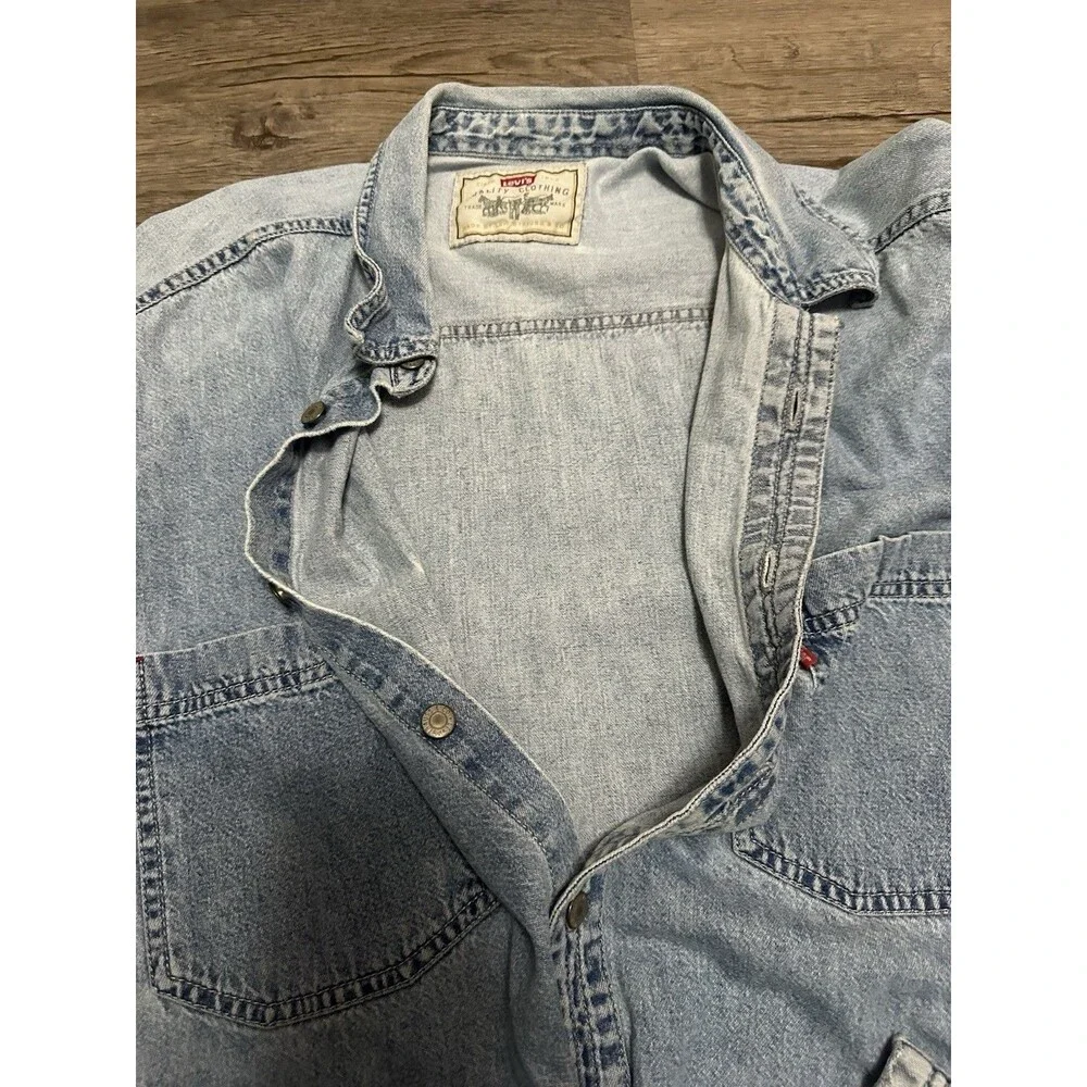 VTG Levi's 1995 Red Tab Denim‎ Shirt Men's XL Light Wash Cotton Button Down 90s